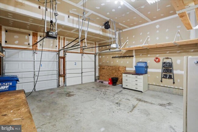 Building Photo - 319 Morlyn Dr
