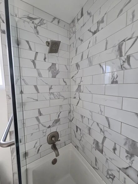 Building Photo - 1117 Meeker Ave