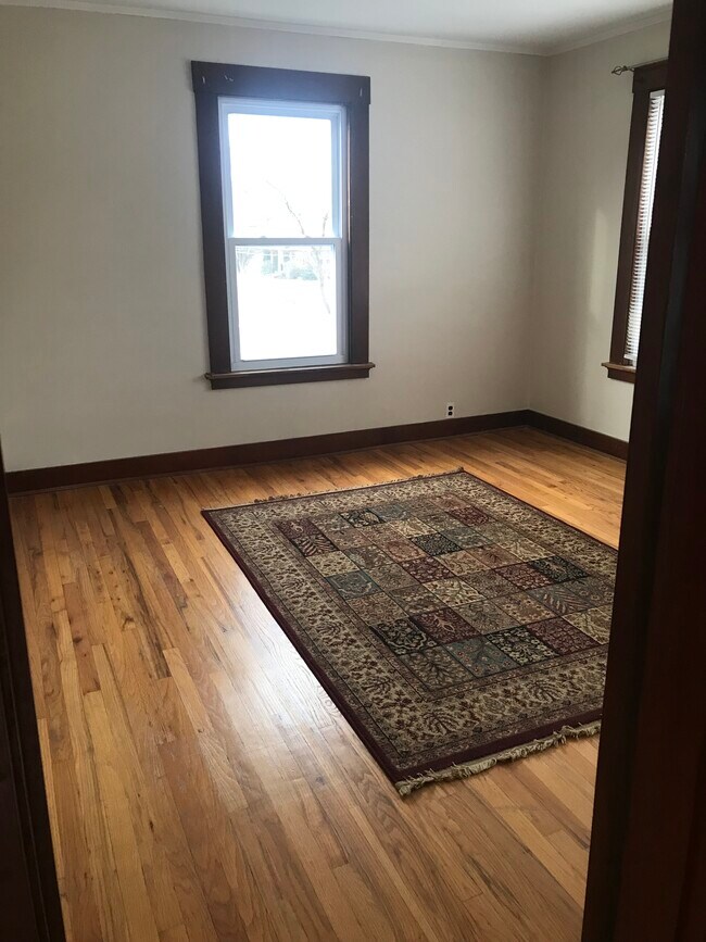 Building Photo - 58 S Elm St