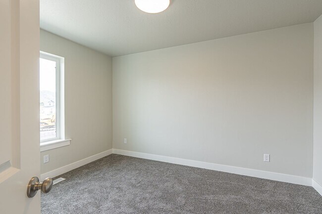 Building Photo - 2205 S 1120 W