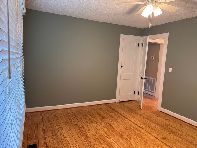 Building Photo - 3 Bed, 1 Bath Newly Renovated Home in Asheboro!