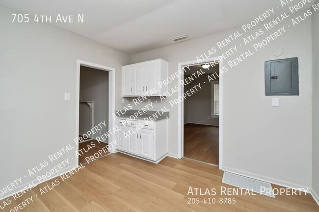 Building Photo - 705 4th Ave N