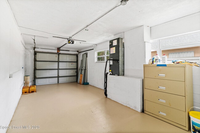 Building Photo - 2157 Barracuda Ave