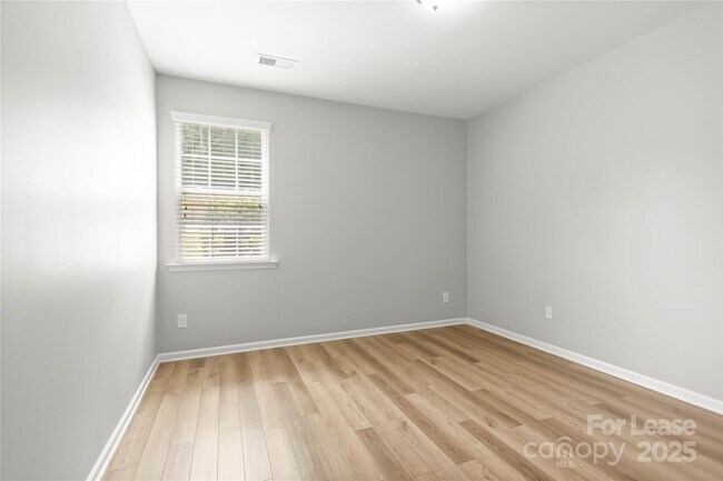 Building Photo - 131 Cherry Bark Dr