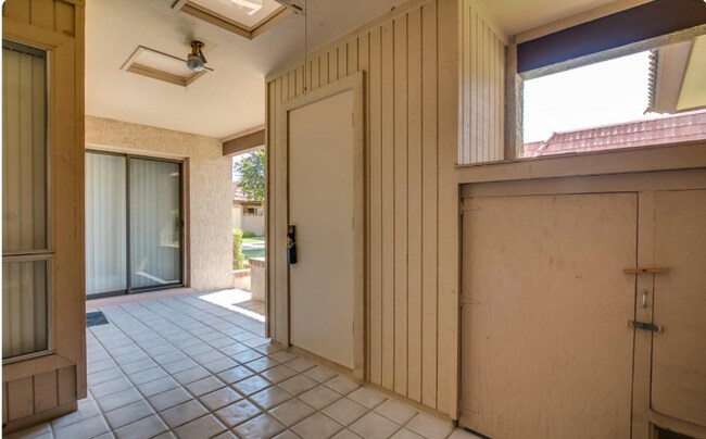 Building Photo - 25 N Cottonwood St