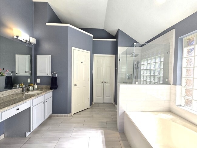 Building Photo - 2614 Parkbriar Ln