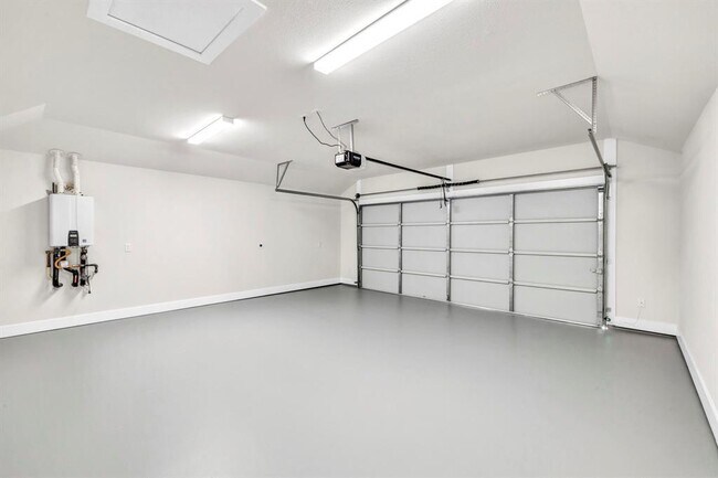 Building Photo - 8209 Polar Dr