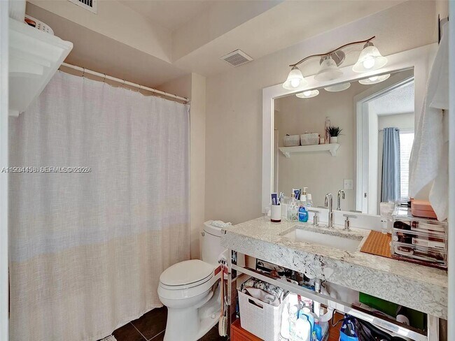 Building Photo - 457 Vista Isles Dr