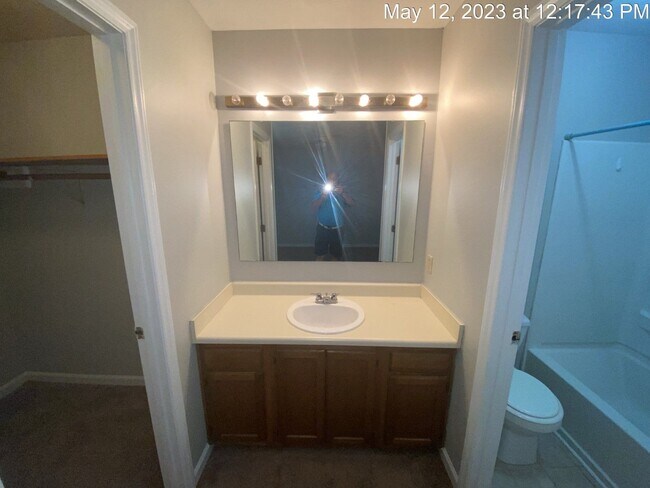 Building Photo - 6951 Calamar Dr