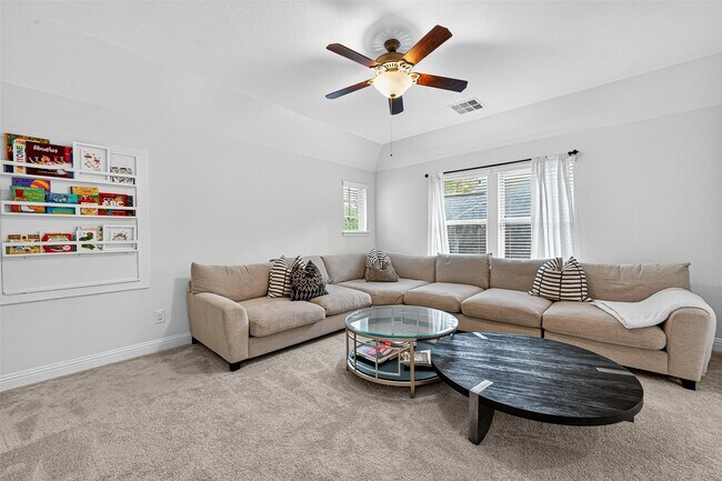 Building Photo - 122 Lindenberry Cir