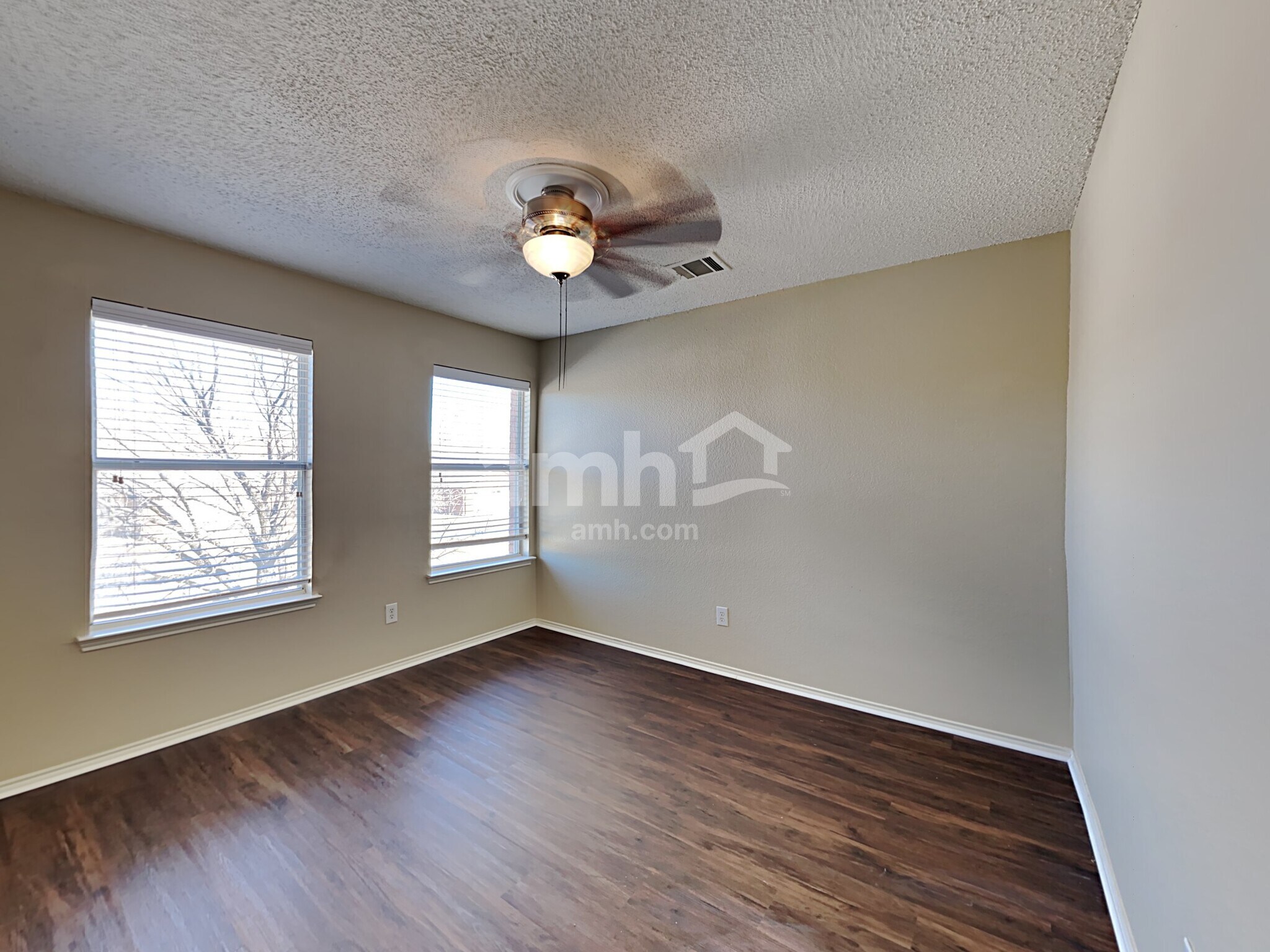 Building Photo - 1706 Santa Fe Trl