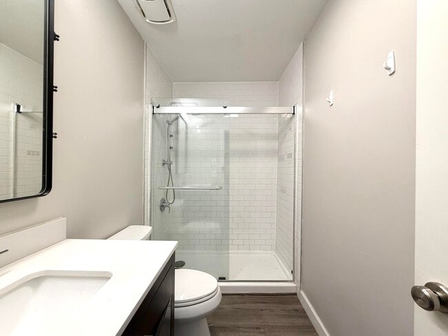 Building Photo - 413 N Cypress Dr