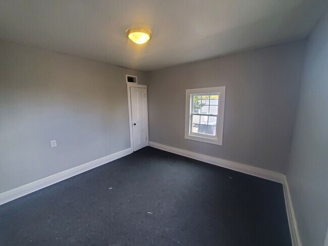 Building Photo - 3921 14th Ave