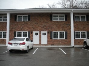 Building Photo - Two bedroom/1.5 bath Townhouse Kingsport, TN