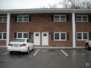 Building Photo - 2 bedroom / 1.5 bath Townhouse Kingsport, TN