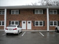 Building Photo - 2 Bedroom / 1.5 Bath Townhouse   Kingsport TN