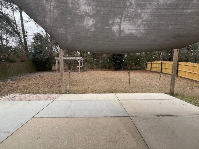 Building Photo - Beautiful 4 Bedroom in Dorchester II School District