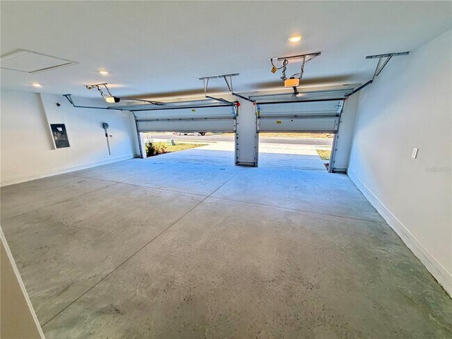 Building Photo - 4212 SW 82nd Ln