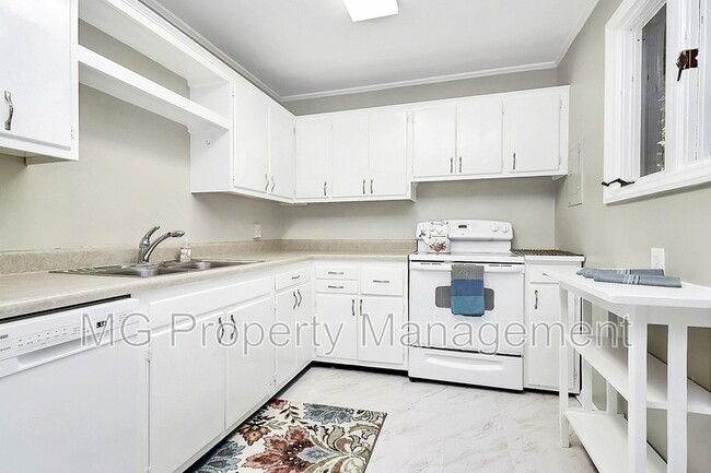 Building Photo - 5022 Furman Pl