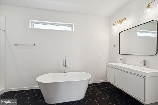 Building Photo - 5633 Warrington- New Construction 3 Bedroo...