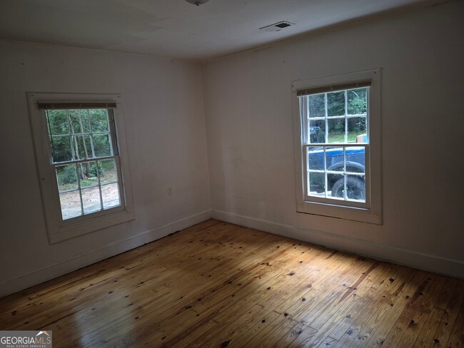 Building Photo - 106 Shields Rd