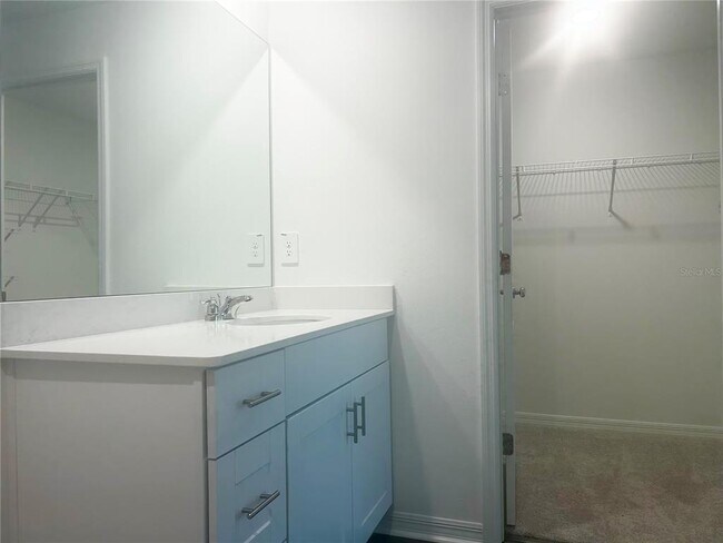 Building Photo - 3697 NE 32nd Ct