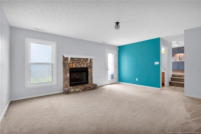 Building Photo - 833 Wigwam Dr