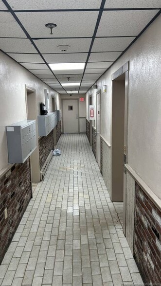 Building Photo - 87 Broad St