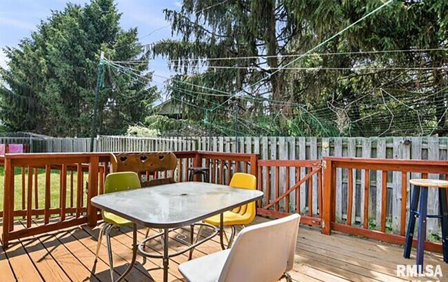 Building Photo - 2605 Montega Dr