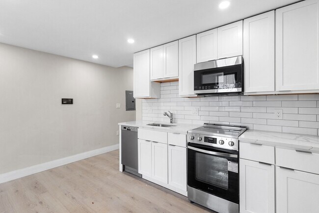 Building Photo - 153 Green St