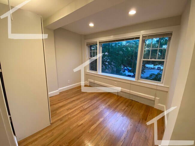Building Photo - Beautiful Renovated apartment in Brighton