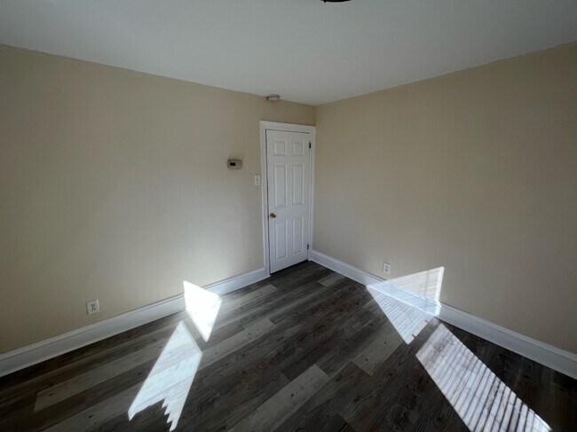 Building Photo - 216 Highland Ave