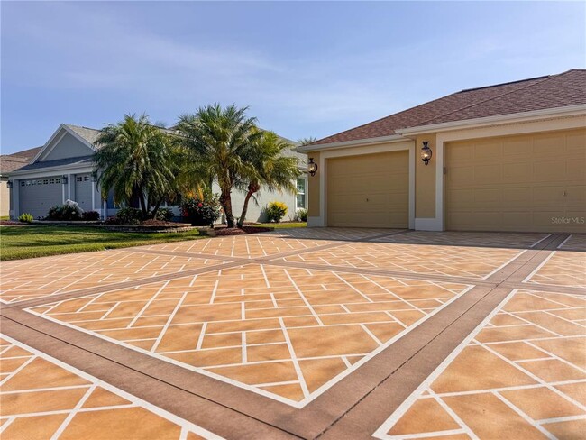Building Photo - 4167 Victory Dr