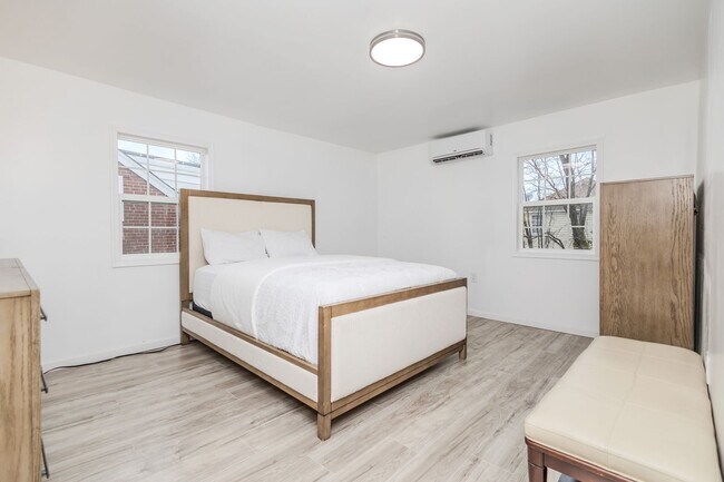 Building Photo - 138 D View Ave