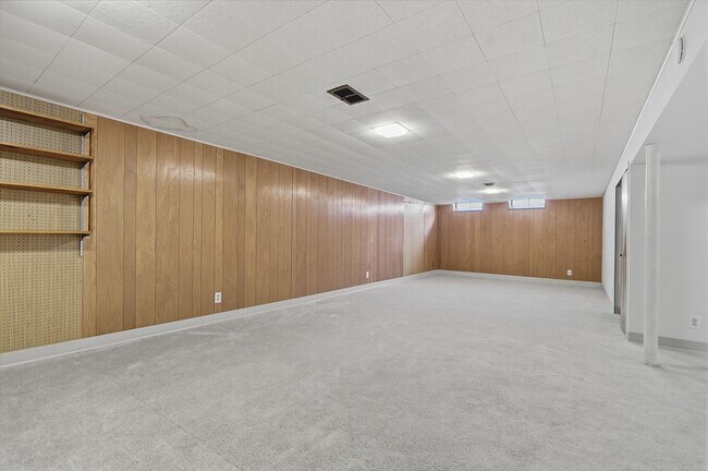 Building Photo - 1510 Barnard Rd