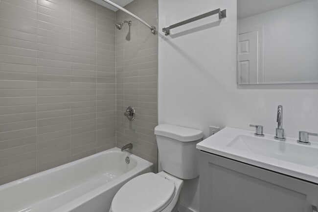 Building Photo - 105 S Poppleton St