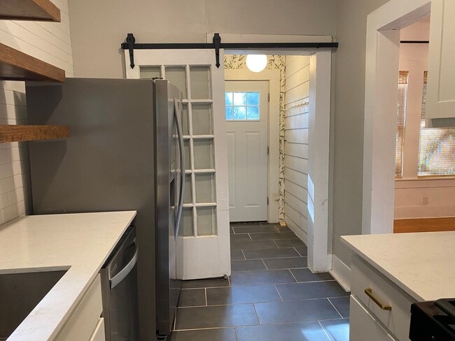 Building Photo - 2 BEDROOM WITHIN WALKING DISTANCE TO UMHB