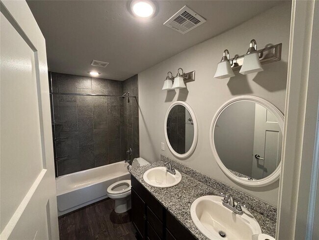 Building Photo - 8814 SW 45th St