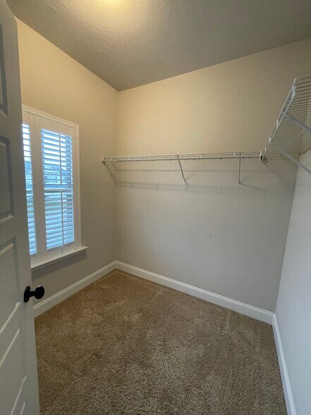 Building Photo - 149 Beallwood Dr