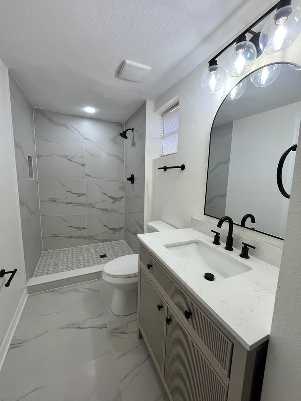 C 2/1 700 sqft - 3320 W Kathleen St