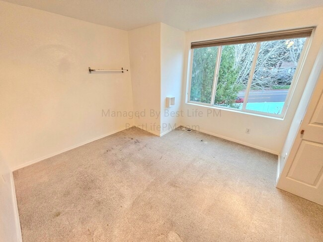 Building Photo - 13990 SW Scholls Ferry Rd