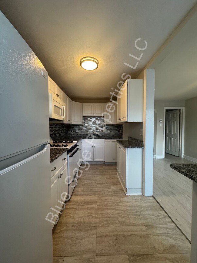 Building Photo - Beautiful 3 Bedroom, 1 Bath in Clifton Hei...