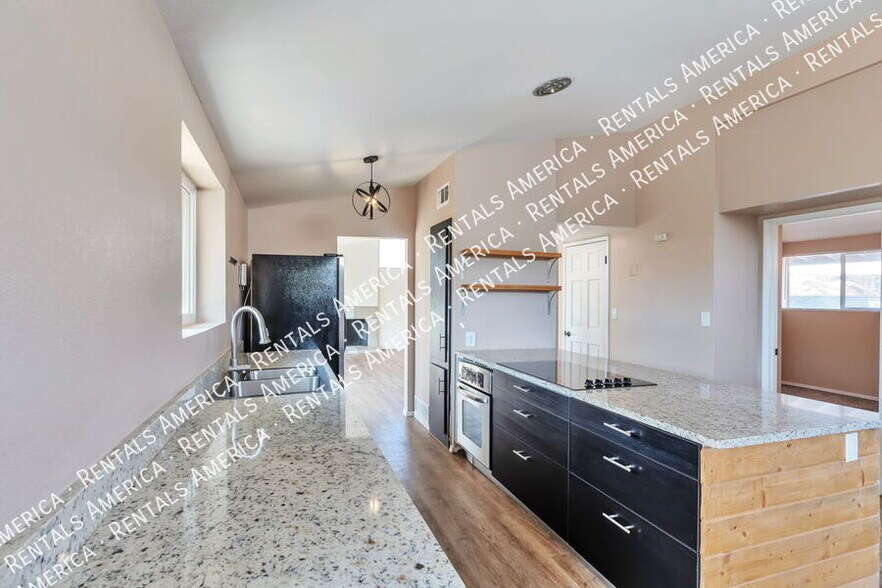 Building Photo - 1311 W Wheatridge Dr