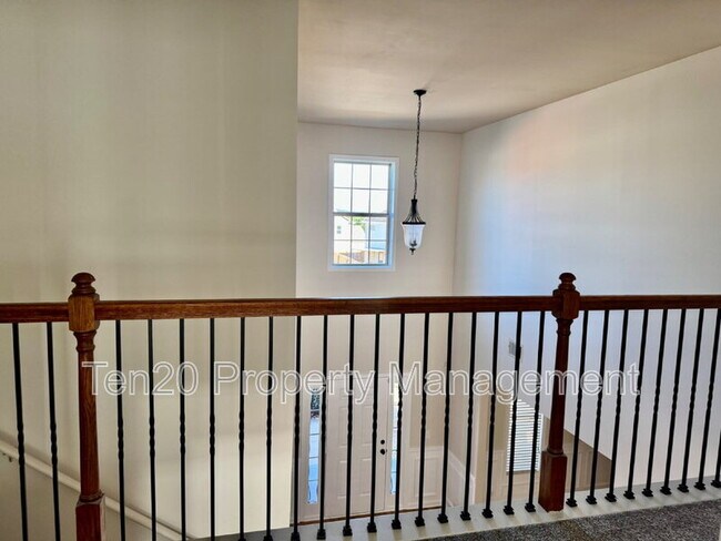 Building Photo - 789 Honey Do Ct