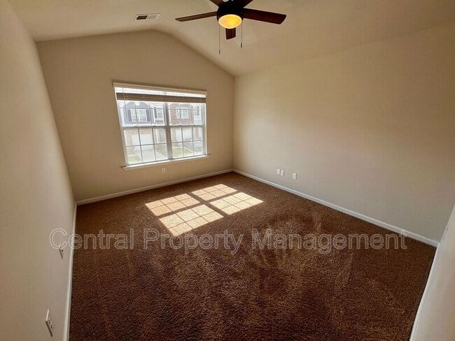 Building Photo - 43 Moorlyn Ln