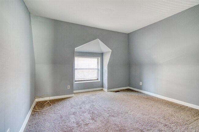 Building Photo - 4390 McPherson Ave