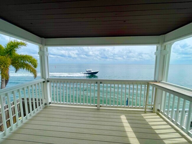 Building Photo - 4730 Coquina Key Dr SE