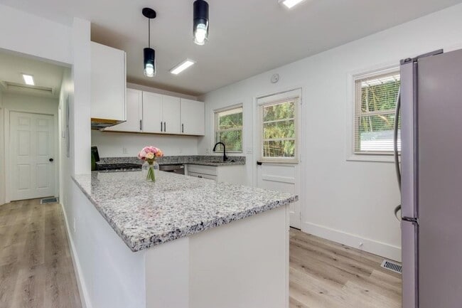 Building Photo - 2636 Sandtown Rd SW