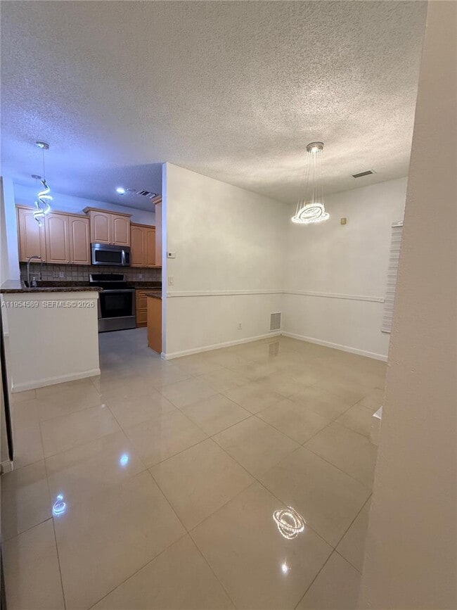 Building Photo - 2358 SW 177th Ave