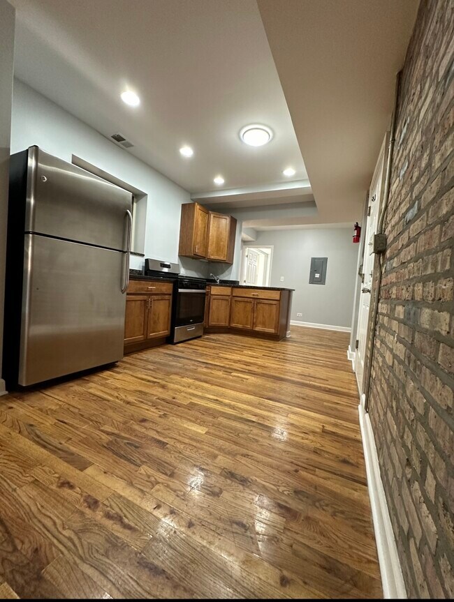 Building Photo - 7004 S Chappel Ave